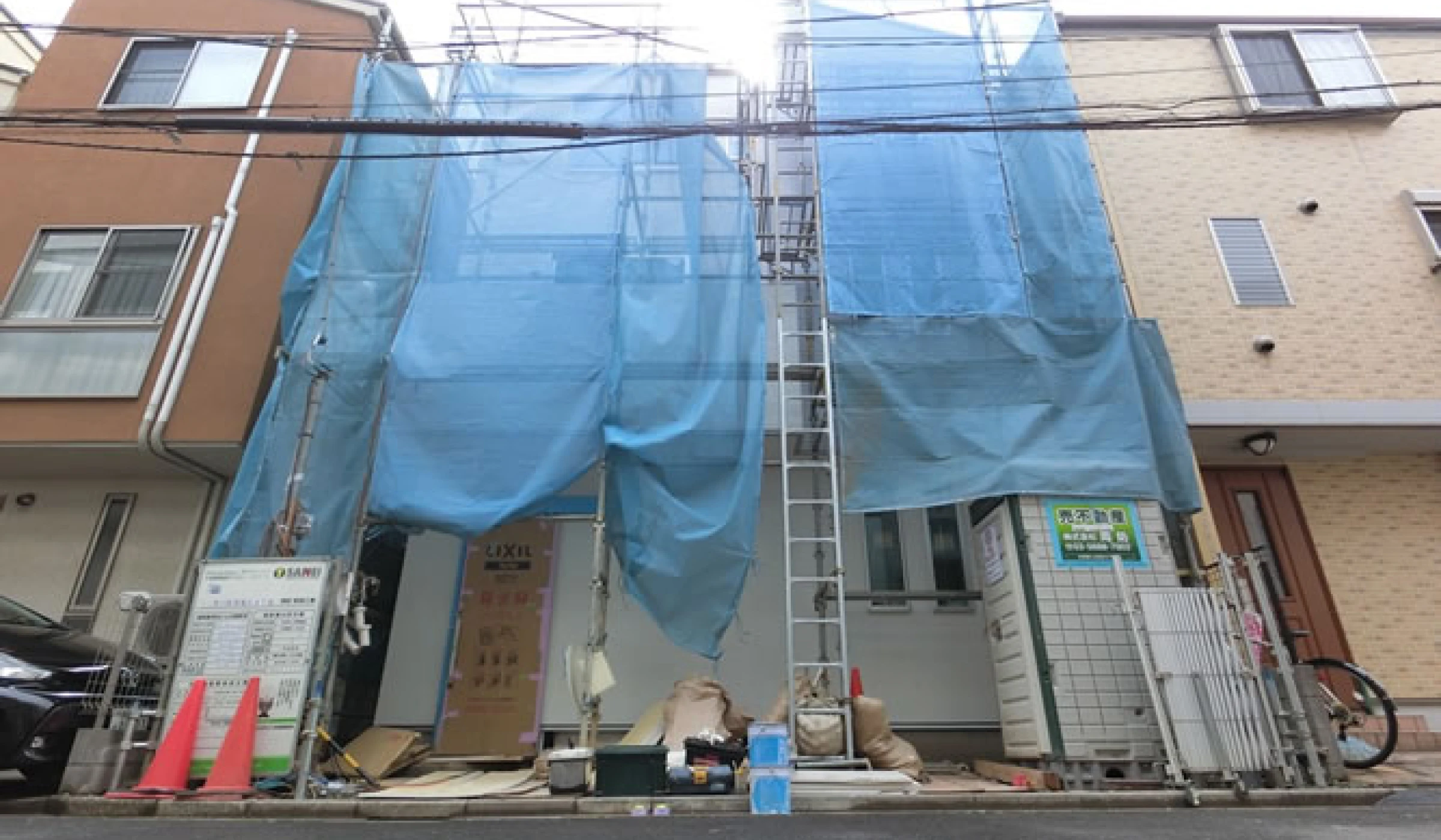 西尾久《螺旋階段の家》